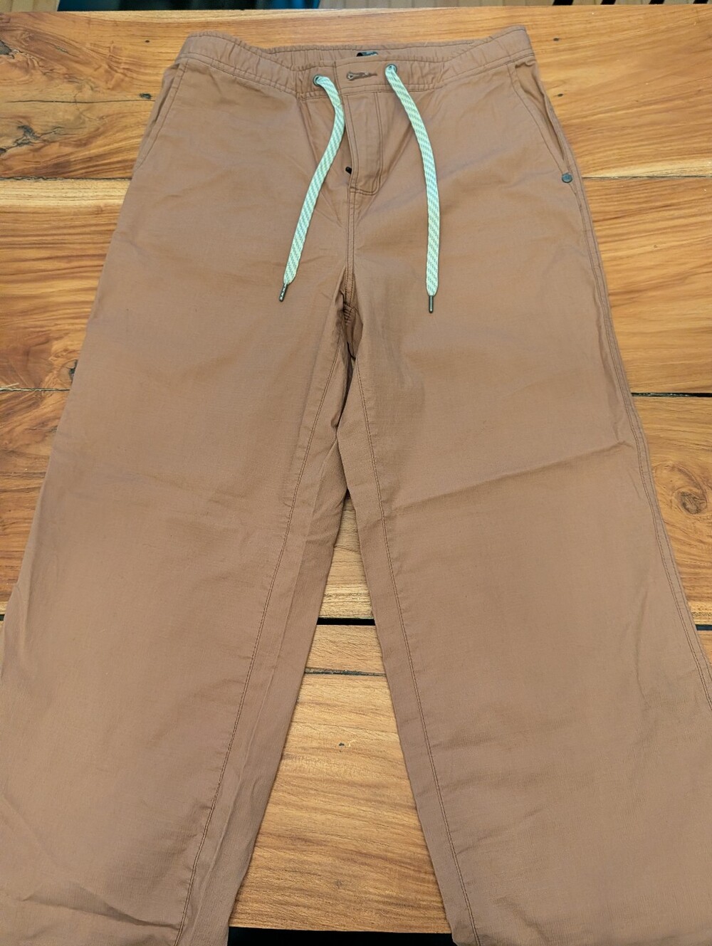 Vuori Wide-Leg Pants in Brown with Mint Drawcord